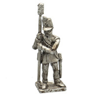 Artilleryman, with sponge, standing