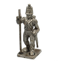 Artilleryman with lever, standing